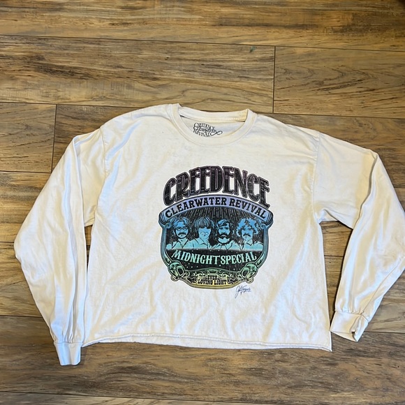 Forever 21 Tops - Graphic long sleeved t-shirt